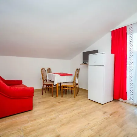Hilde Red-9 By Interhome Medolino