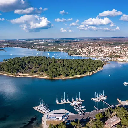 Hilde Red-9 By Interhome Medulin