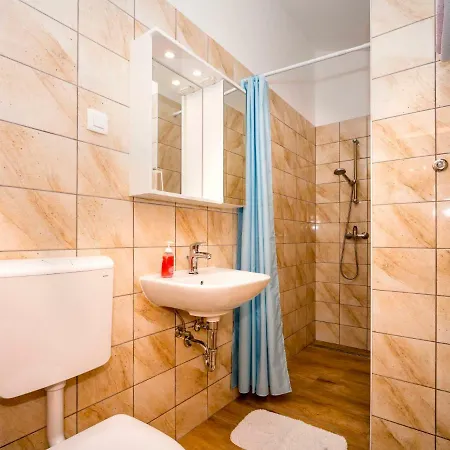 Hilde Red-9 By Interhome