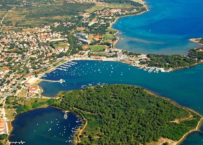 Hilde Red-9 By Interhome