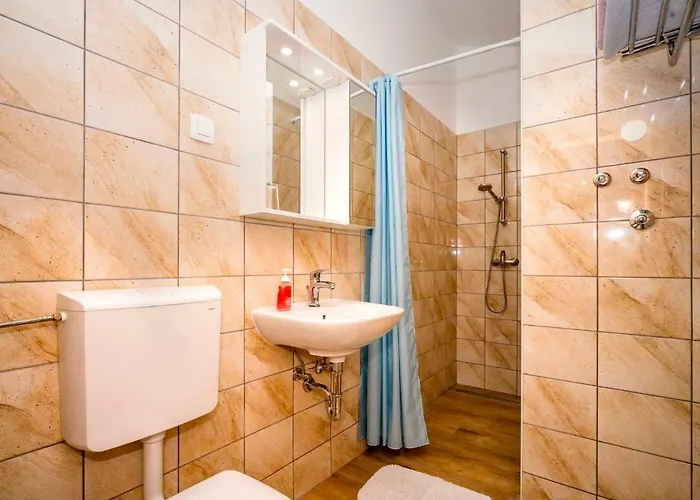 Hilde Red-9 By Interhome